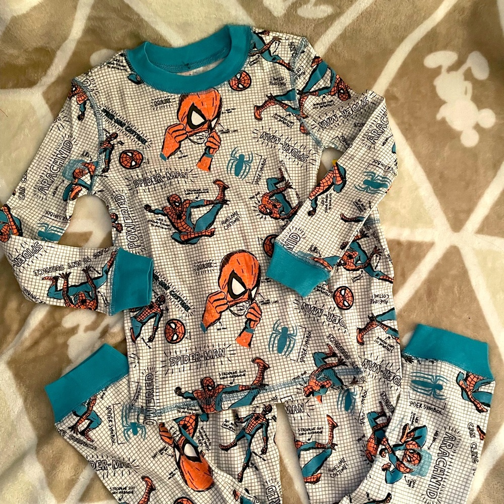 Disney/ Marvel- Kids L/S pajamas - Spider-Man themed